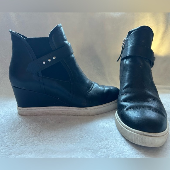 L.Paolo Shoes - Elegant Black Leather Wedge Boots